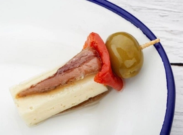 Cheese Skewer with Ham